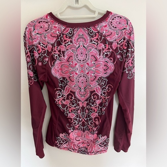 Athleta Runaway Paisley Long Sleeve Top Size Medium Red Pink - Picture 2 of 8